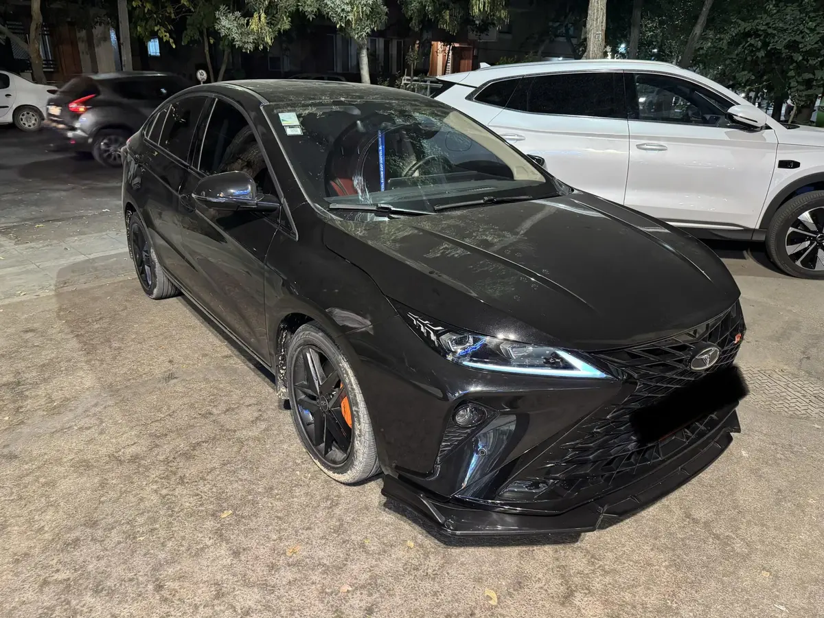 فونیکس،  آریزو 6 جی تی (Z6 GT)
