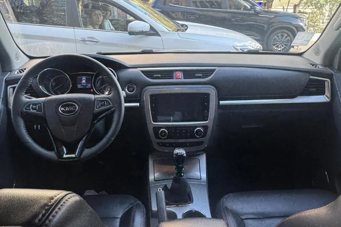 کی ام سی  T8