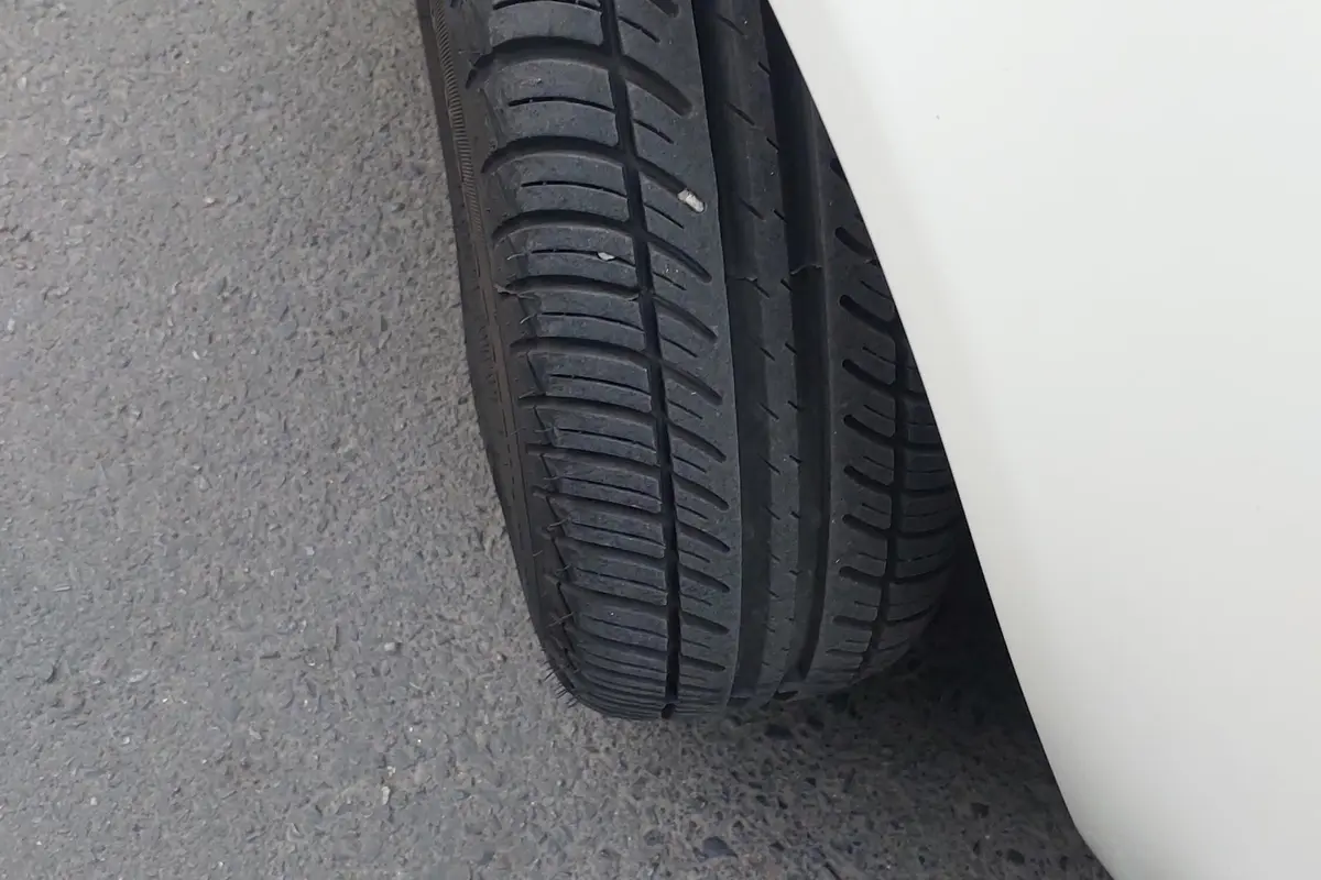 تیبا،  هاچ بک
