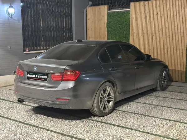 ب ام و، سری 3 سدان