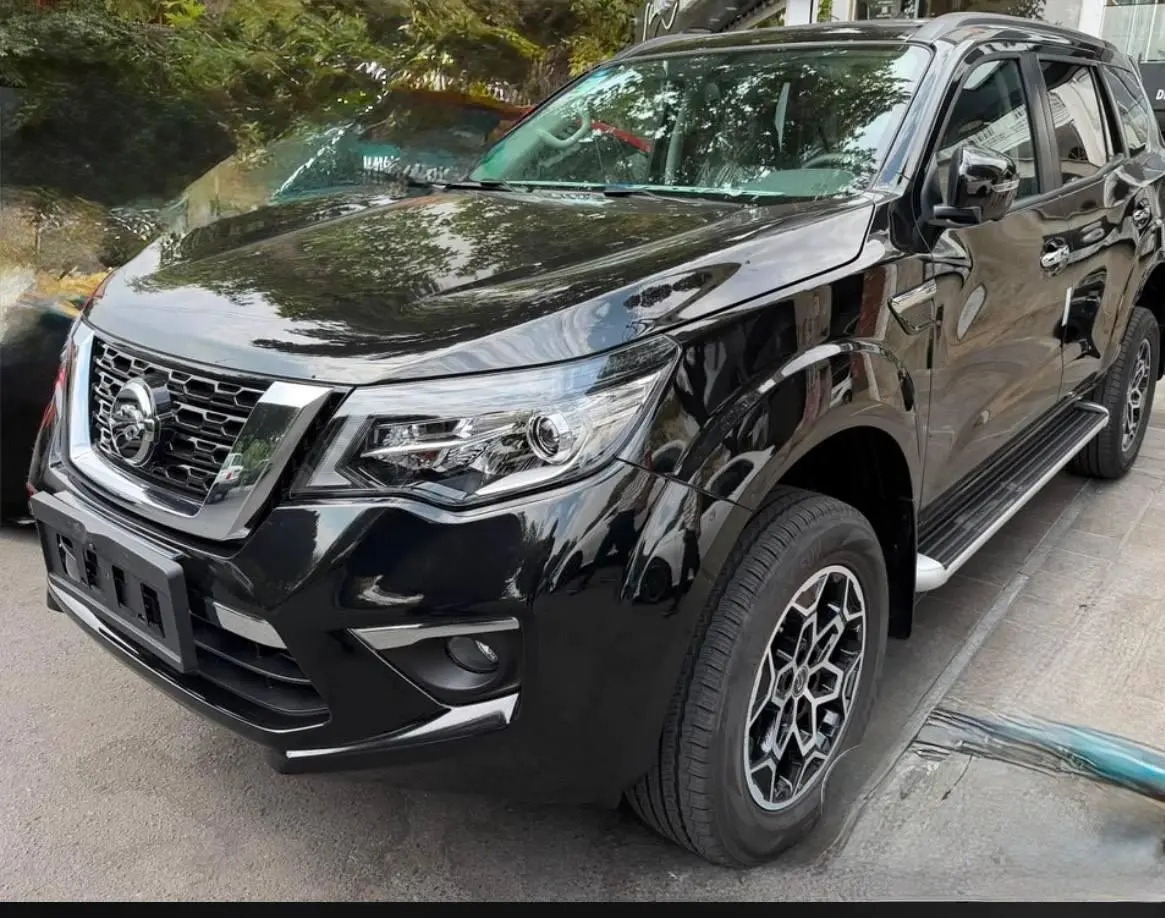 نیسان،  ترا