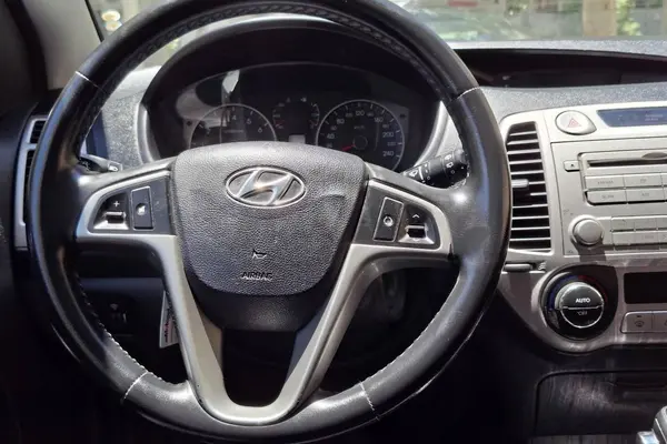 هیوندای  i20