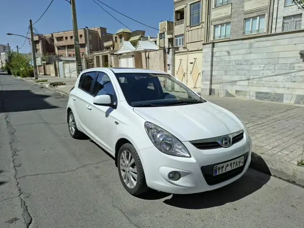 هیوندای  i20