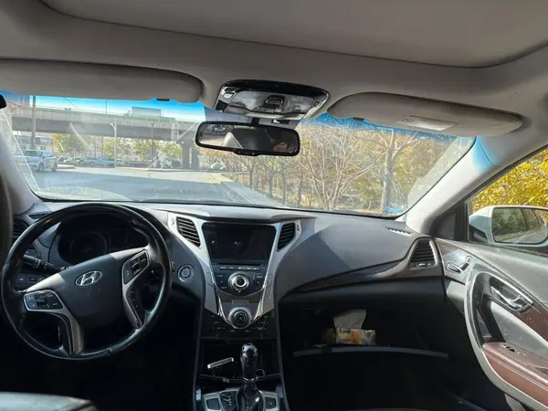 هیوندای، آزرا (گرنجور)