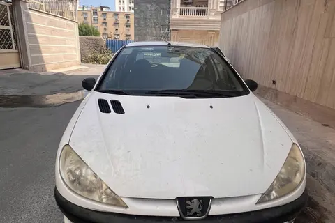 پژو، 206