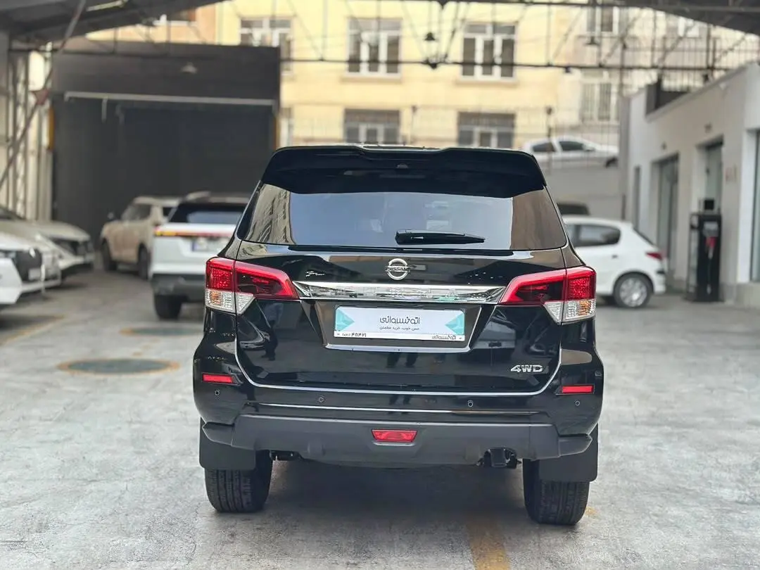 نیسان،  ترا