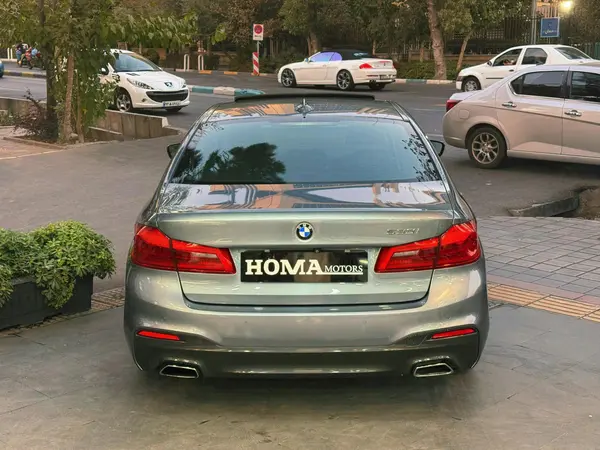 ب ام و، سری 5 سدان