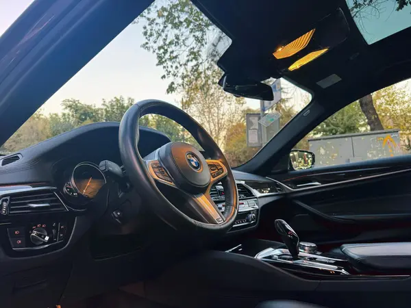 ب ام و، سری 5 سدان