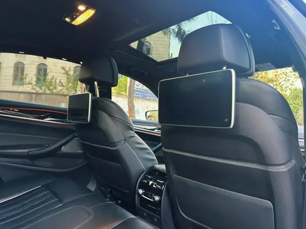 ب ام و، سری 5 سدان