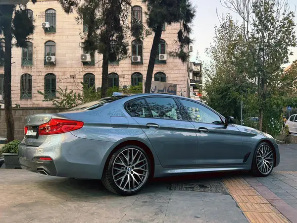 ب ام و، سری 5 سدان