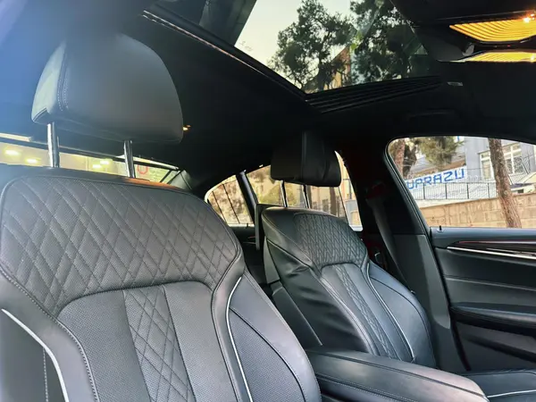 ب ام و، سری 5 سدان