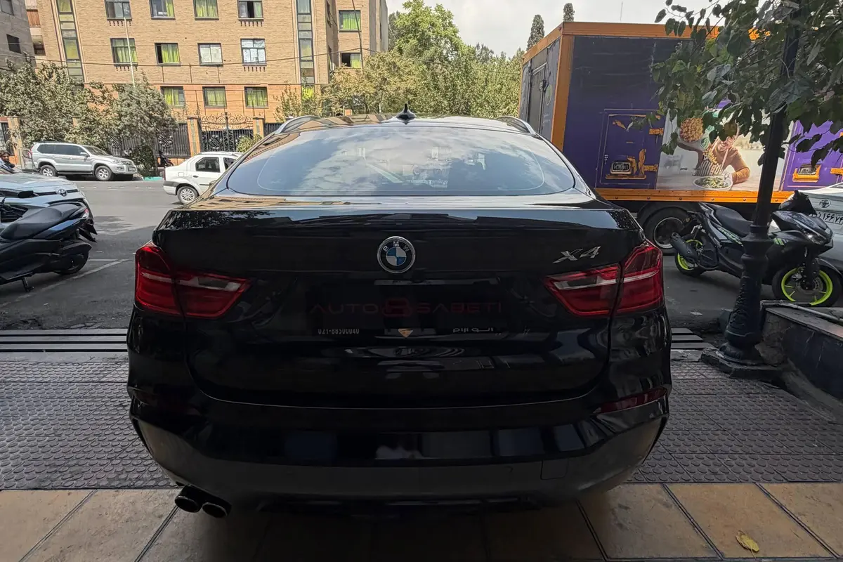ب ام و،  X4