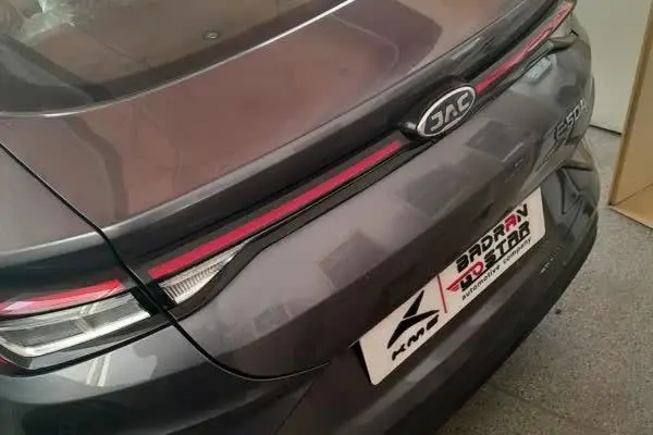 کی ام سی  eJ7