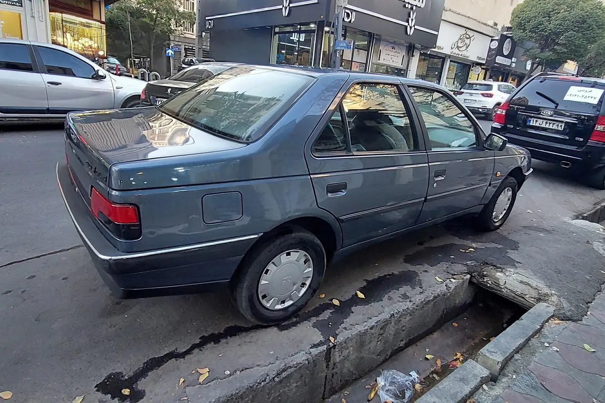پژو،  405
