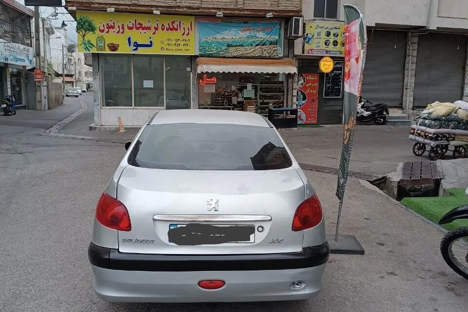 پژو،  206