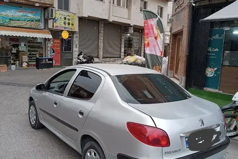 پژو، 206