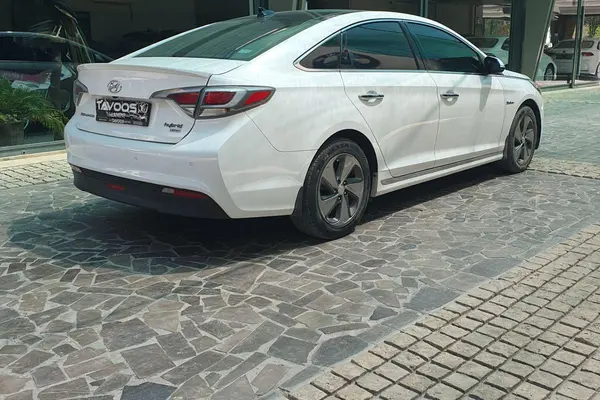 هیوندای  سوناتا هیبرید