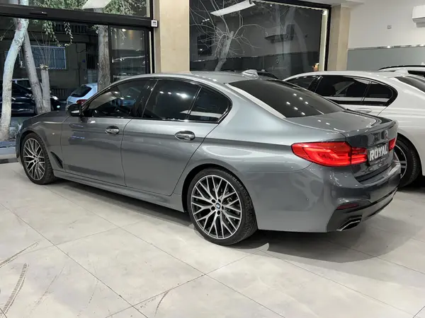 ب ام و، سری 5 سدان