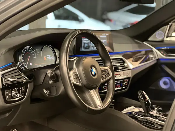 ب ام و، سری 5 سدان