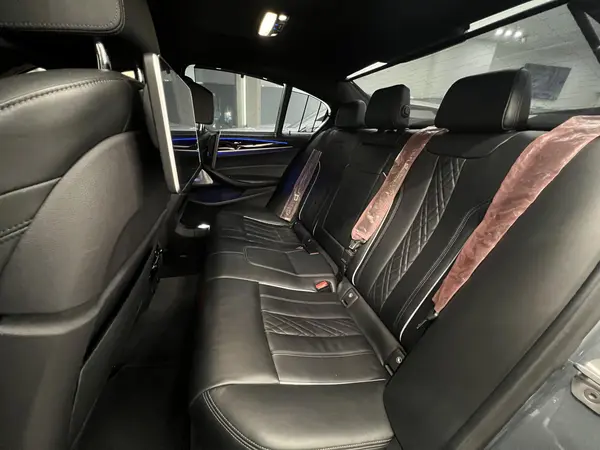 ب ام و، سری 5 سدان