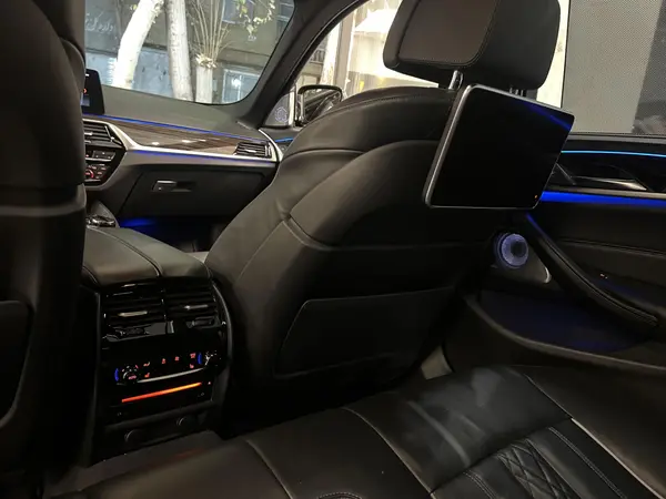 ب ام و، سری 5 سدان