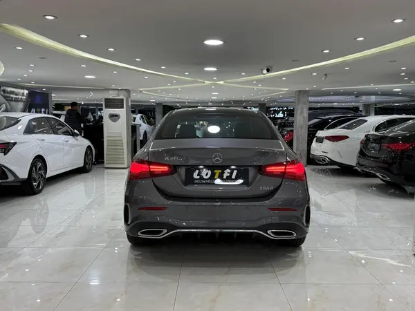 بنز، کلاس A سدان