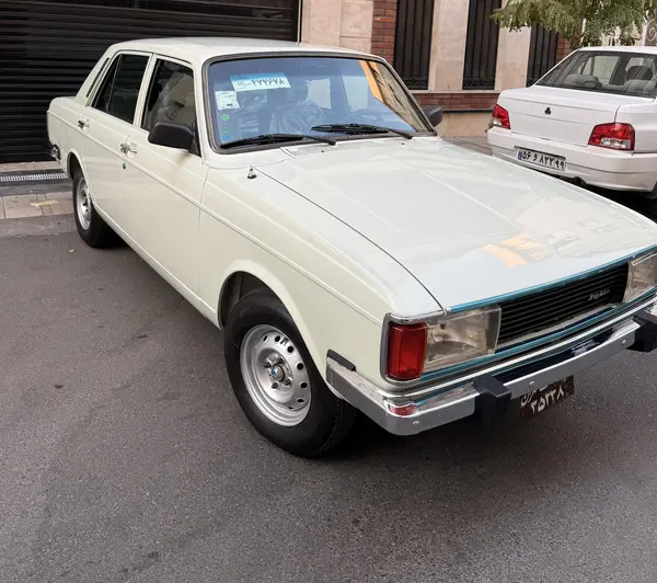 پیکان، سدان