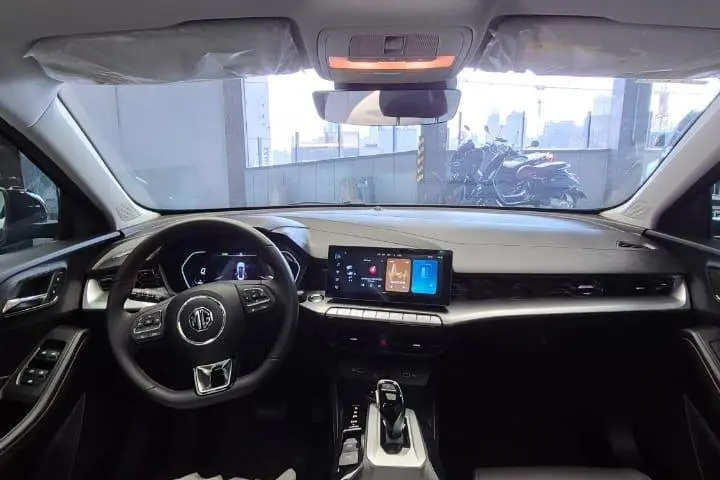 ام جی،  GT