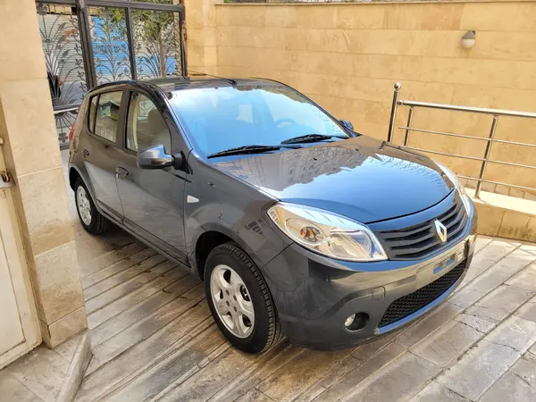 رنو، ساندرو