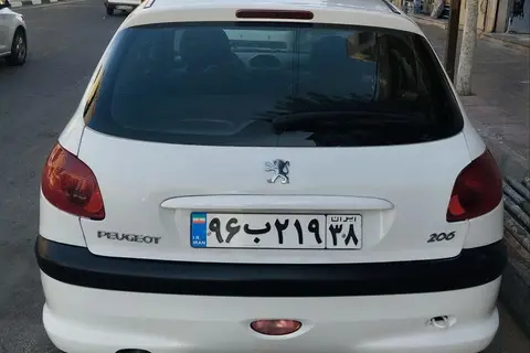 پژو، 206