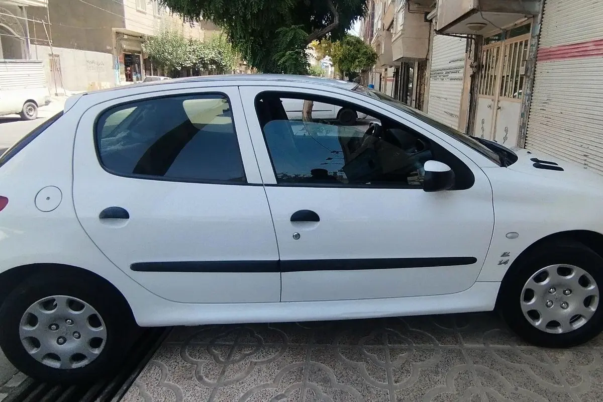 پژو،  206