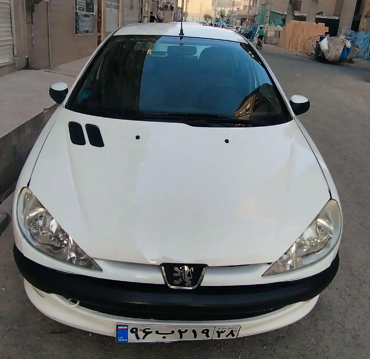 پژو،  206