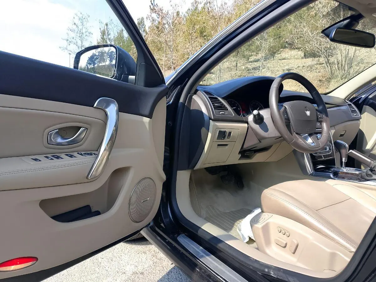 رنو،  لتیتود