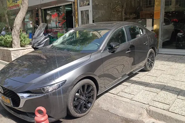 مزدا، 3 وارداتی