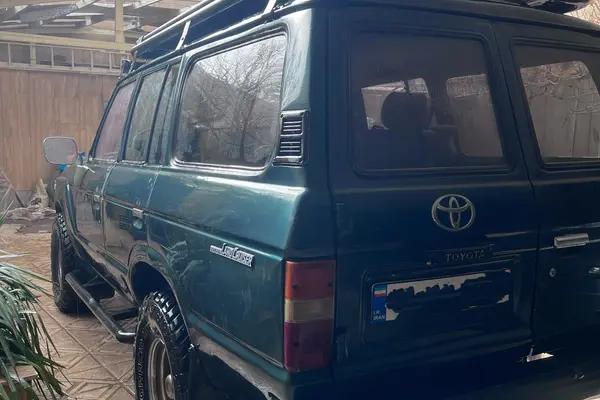 تویوتا، لندکروز چهار در