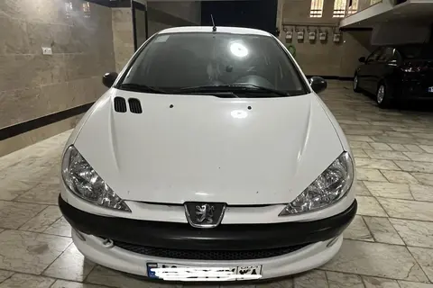 پژو، 206