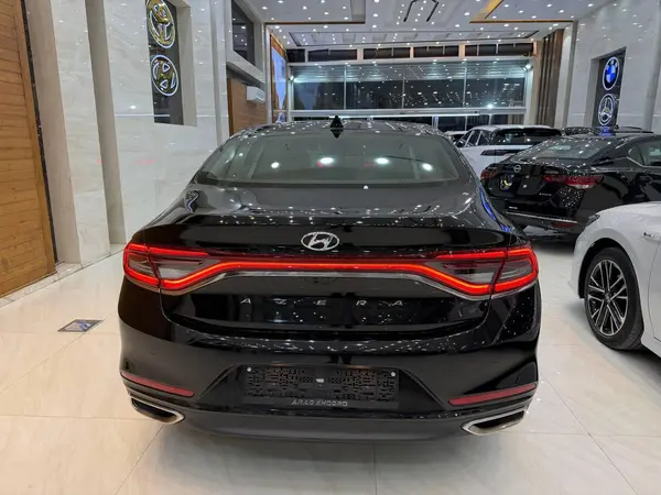 هیوندای، آزرا (گرنجور)