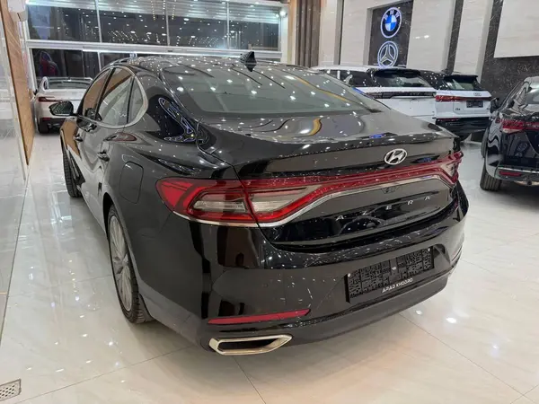 هیوندای  آزرا (گرنجور)