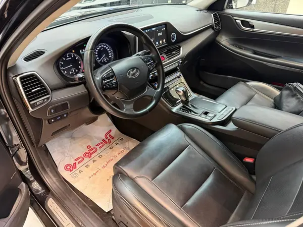 هیوندای، آزرا (گرنجور)