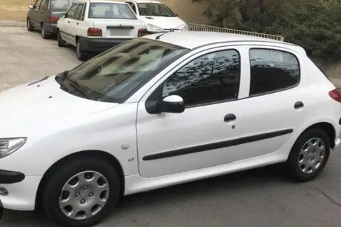 پژو، 206