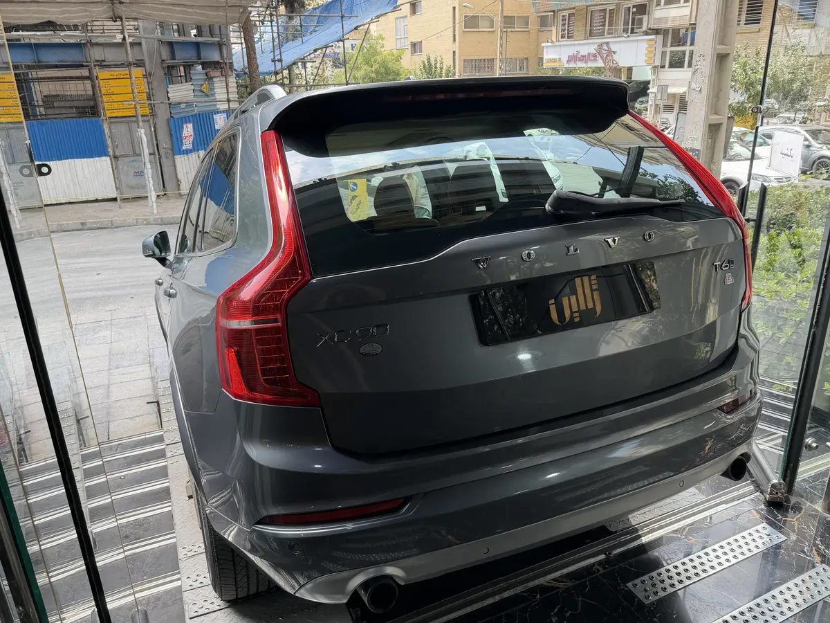 ولوو،  XC90