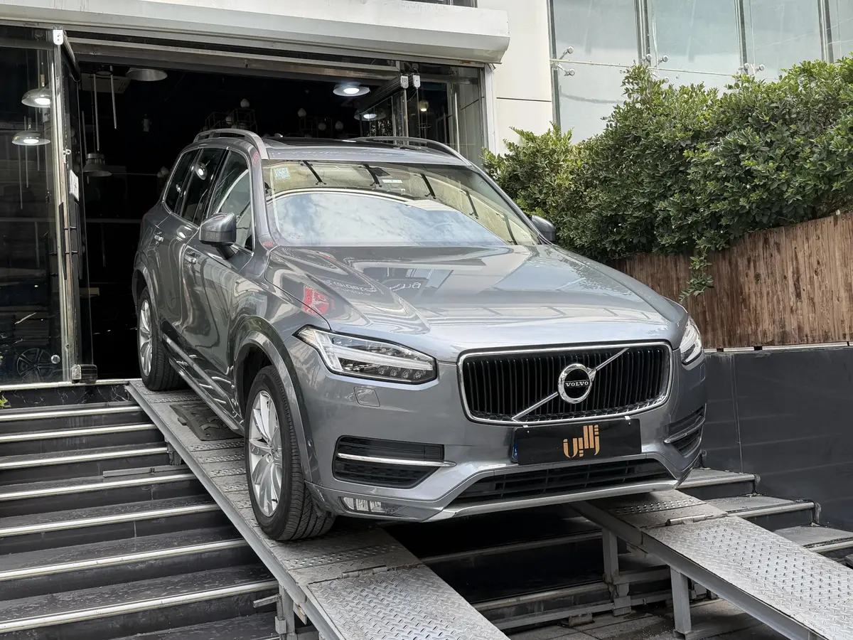 ولوو،  XC90