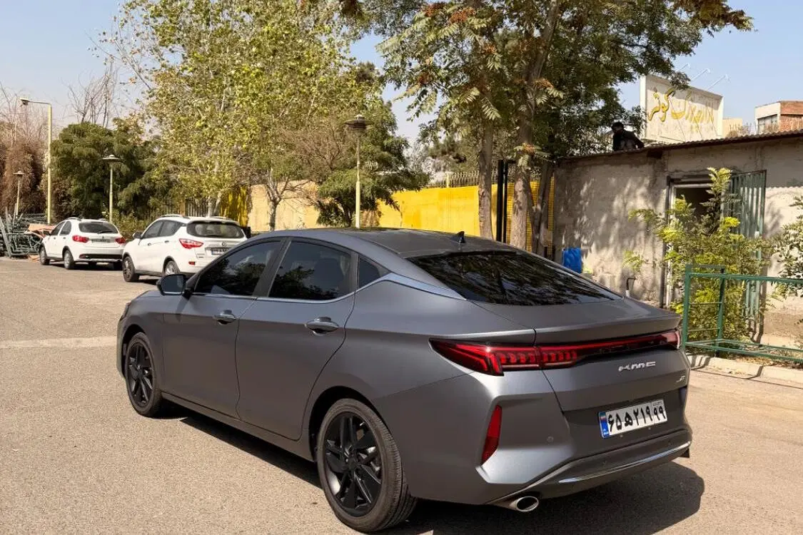 کی ام سی،  J7