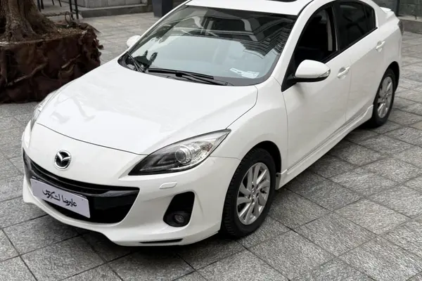 مزدا، 3 نیو صندوق دار