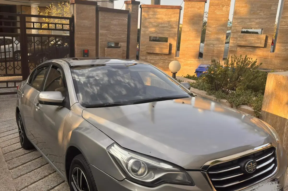 بسترن،  B50F