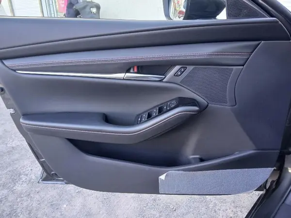 مزدا، 3 وارداتی