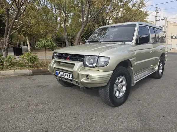 میتسوبیشی، پاجرو چهار در