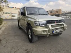 میتسوبیشی، پاجرو چهار در