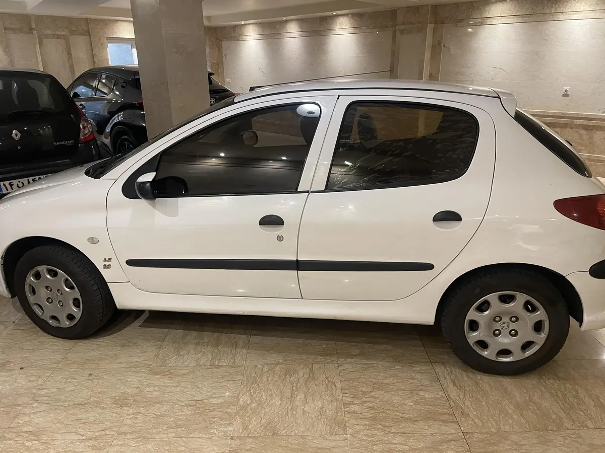 پژو،  206