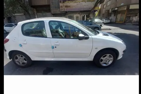 پژو، 206
